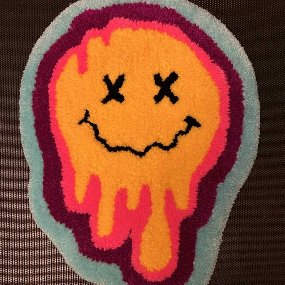 Handmade Trippy Smiley Face Tufted Rug 15"x11"